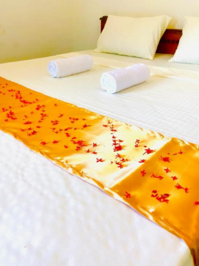 Marina Way Beach Hotel